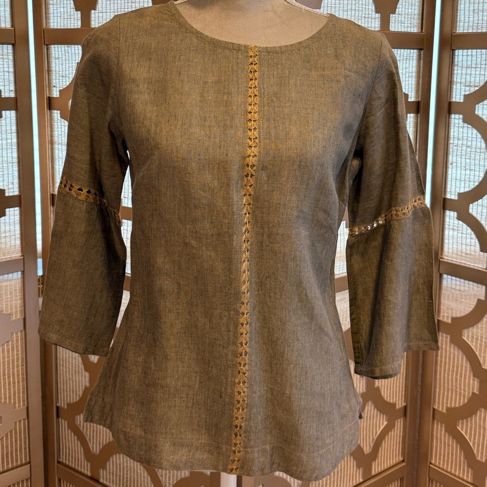 100% Linen Stylish light brown Blouse with Lace Details an need side zipper